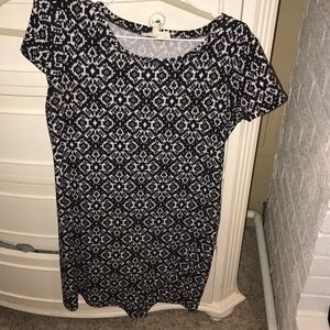 Short sleeve black rose dress